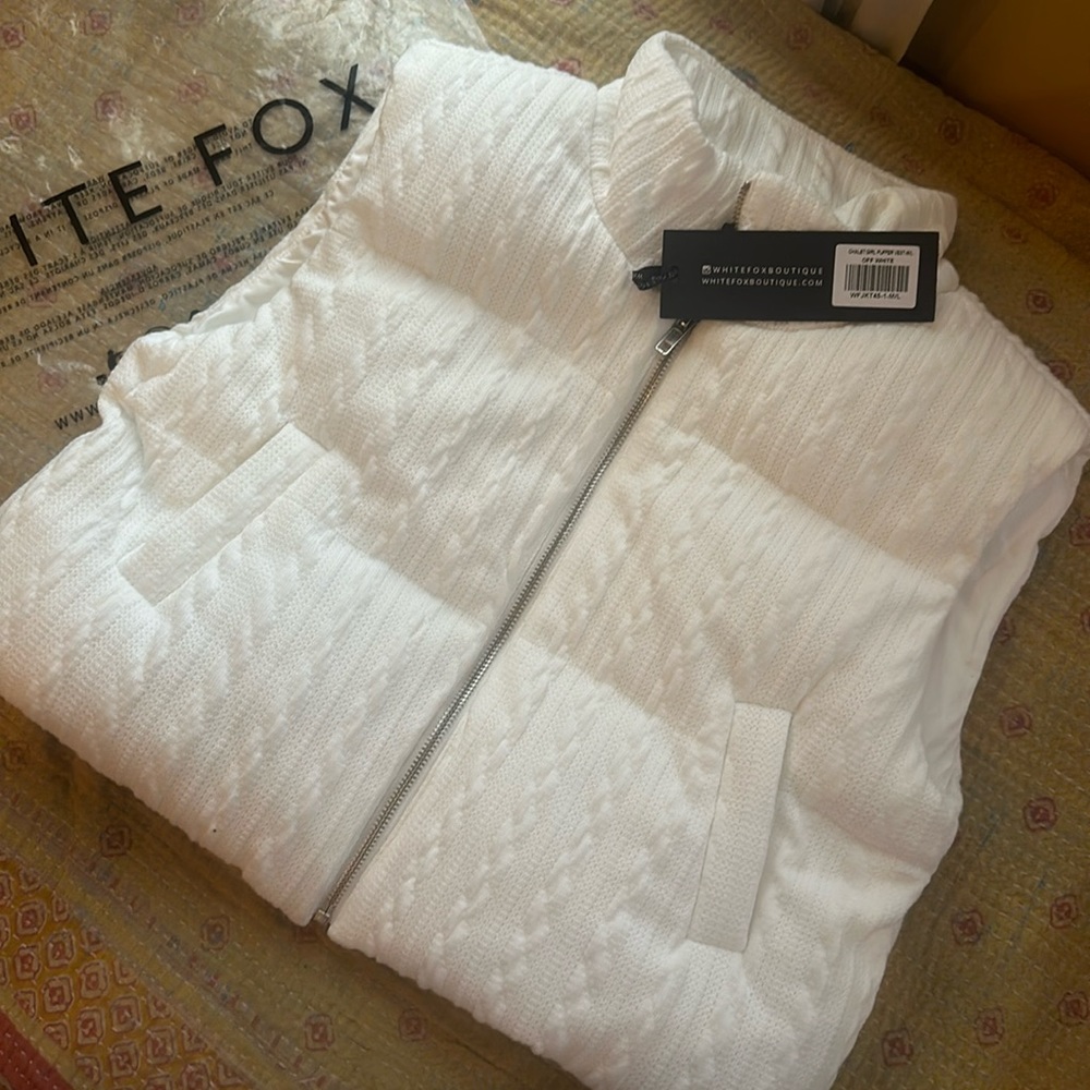 White Fox Boutique chalet girl puffer vest nwt off white m/l sold out